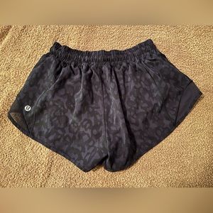 Size 4 Lululemon Hotty Hots leopard print